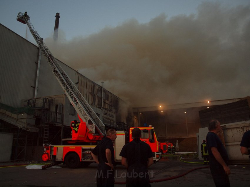 Feuer5 Koeln Niehl GVG Geestemuenderstr P537.JPG